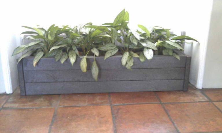 Planter box